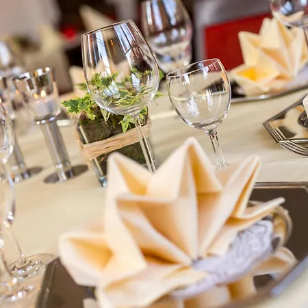 Hotel-restaurant Oehlers فندق *